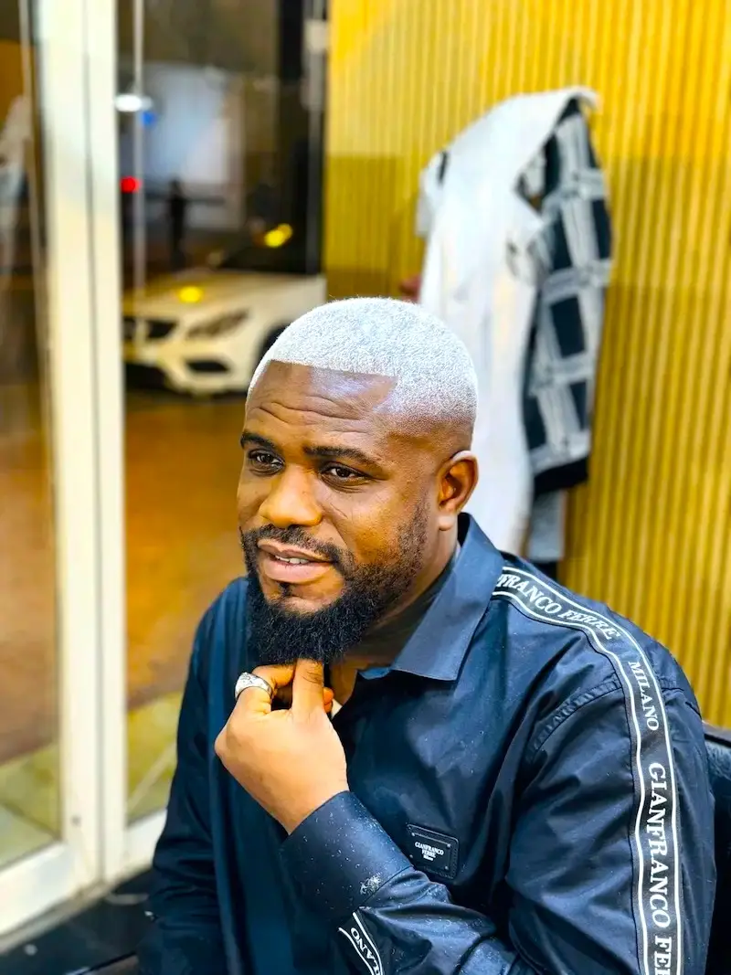 Hair service mobile placeholder 1